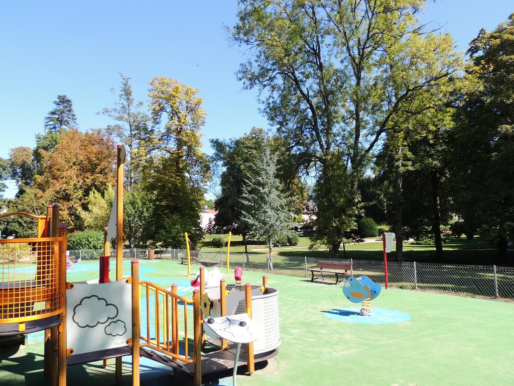 Hotel Cerise - Les Sources Luxeuil-Les-Bains Zewnętrze zdjęcie